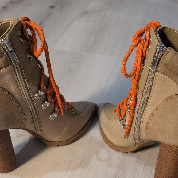 Steve Madden Tan and Orange Lace Up Boots - Picture 6 of 12